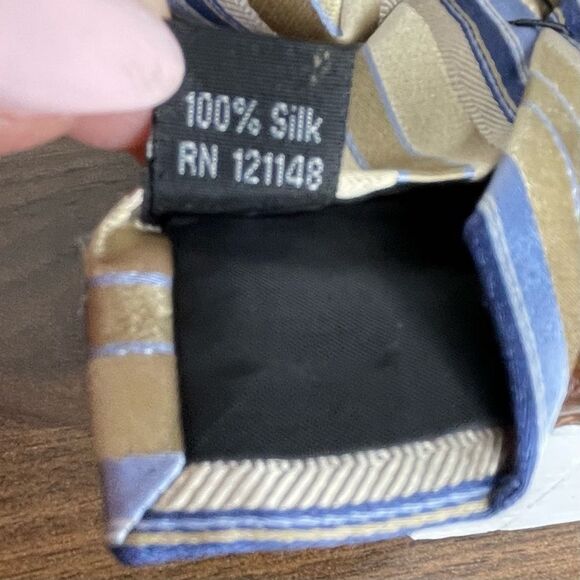 Michael Kors Diagonal Striped Necktie Blue Cream and Gold - Picture 4 of 10